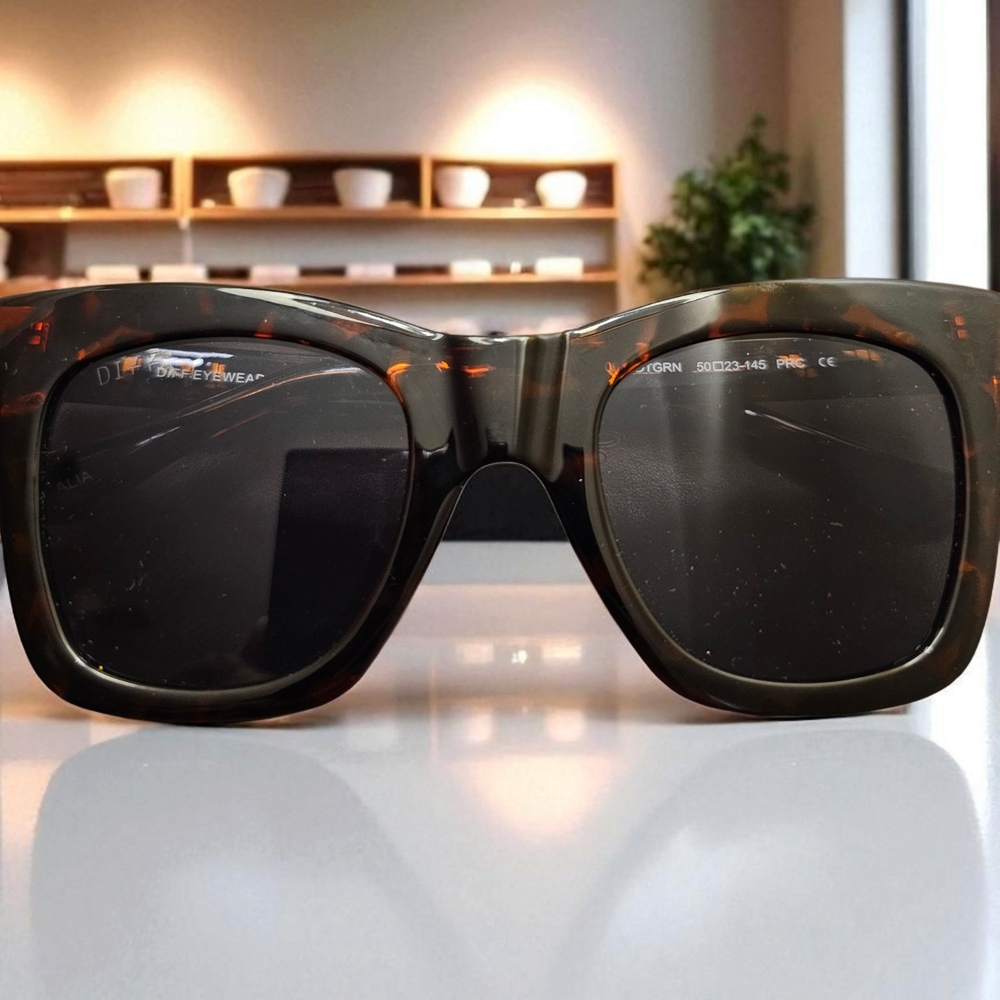 Diff Eyewear Tortoise Shell Oversized Square Sung… - image 2